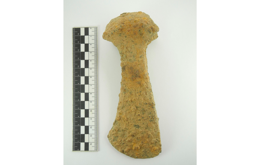 В Ярославской области археологи нашли мерянский топор Х века