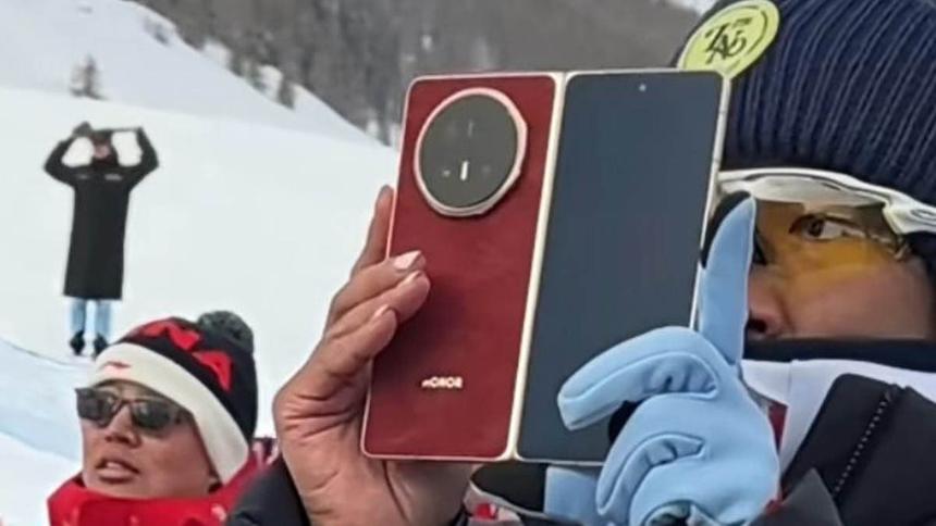 Складной Honor Magic V6 с большой батареей показали на новых живых фото