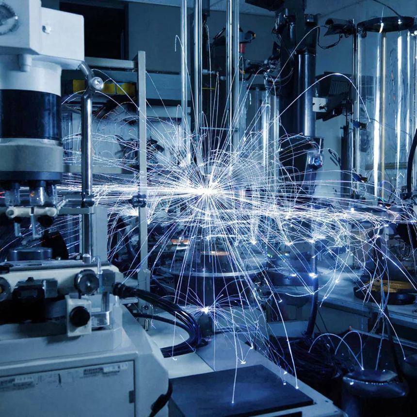 Физики нашли способ разгонять закрученные электроны без потери их свойств