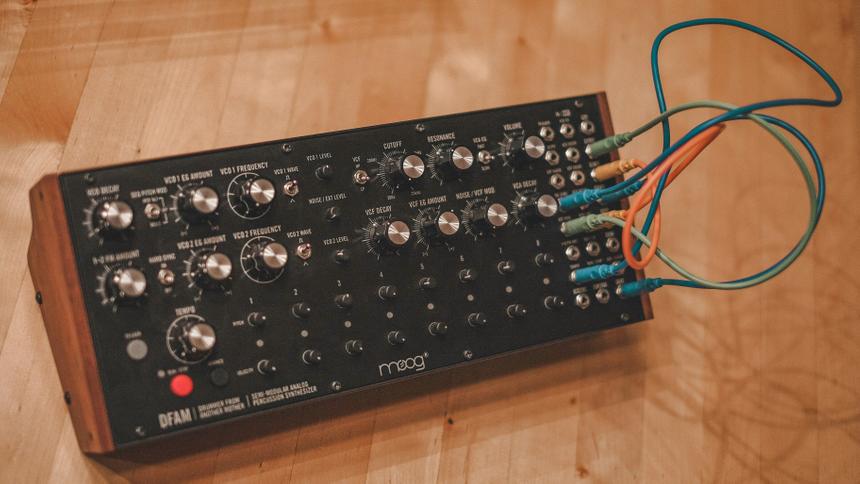 Синтезатор Moog